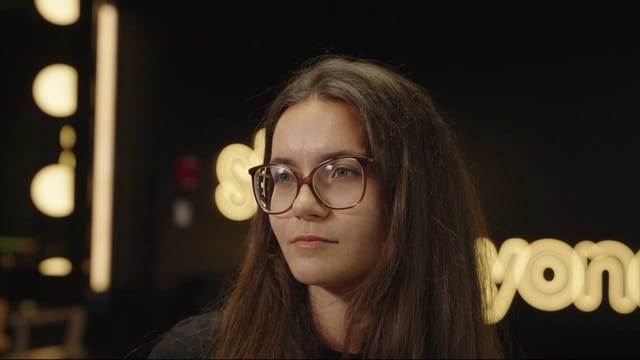 Comédienne au Studio Anyone