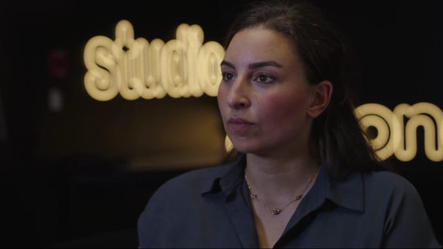 Comédienne au Studio Anyone